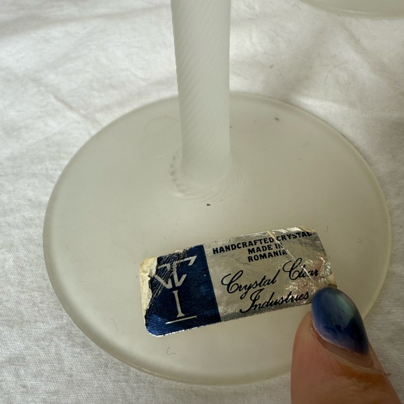 Crystal Clear Industries Valerie Frosted Optical Flared Wine Glas - Picture 5 of 6